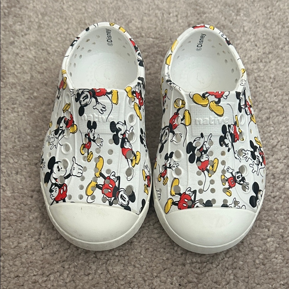Native Mickey Mouse